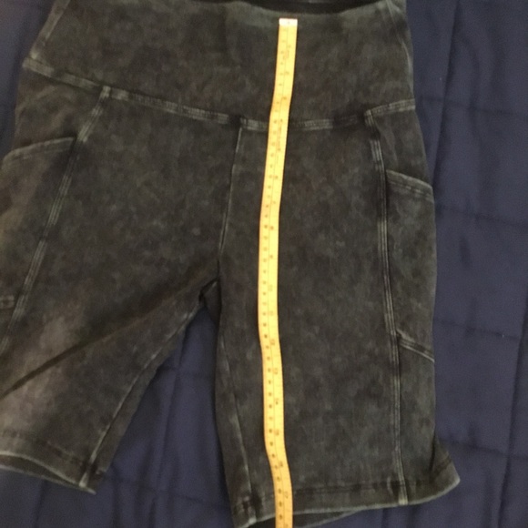 NWOT Zena Outfitters Wide Waistband Mineral biker shorts with pockets - Picture 9 of 12